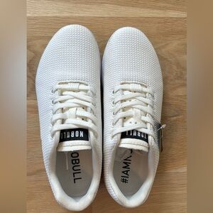 NWT Nobull white trainers W7.5